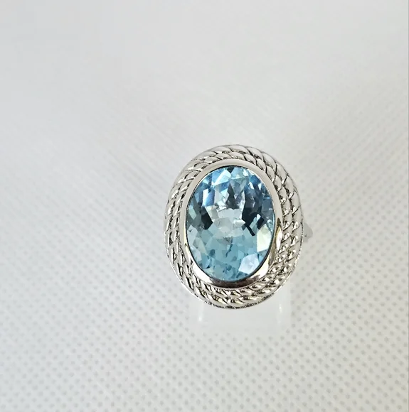 Genuine Swiss Blue Topaz Ring Sterling Silver Size 7.5! - Picture 4 of 13
